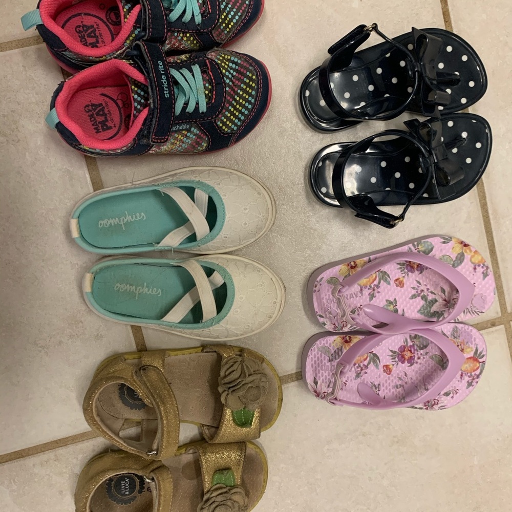 Toddler girl’s shoes